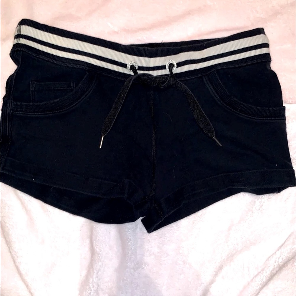 Lululemon shorts size 6